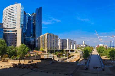 la defense iş bölgesine