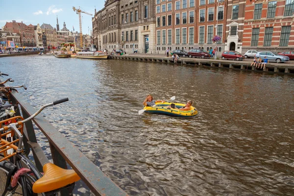 Amsterdam's canals — Stock Photo, Image