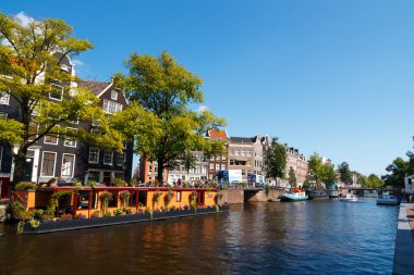 amsterdam kanalları.
