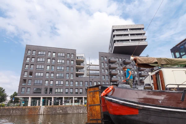 阿姆斯特丹的运河船传统屋. — 图库照片