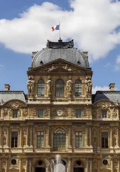 Paris. Palácio do Louvre . — Fotografia de Stock