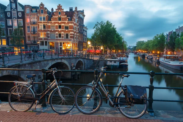 Amsterdam'ın Kanallar