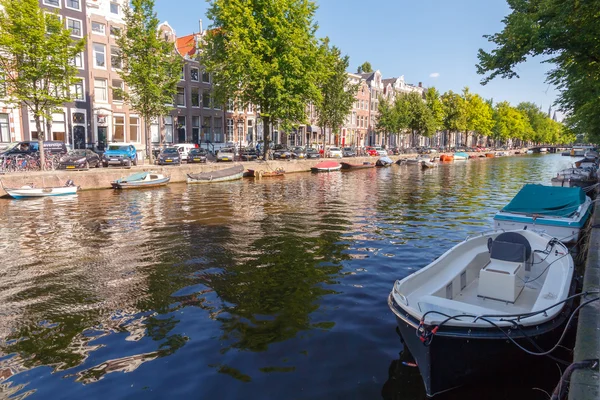 Kanäle von Amsterdam. — Stockfoto