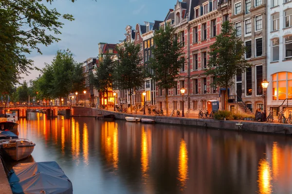 Kanalerna i amsterdam. — Stockfoto