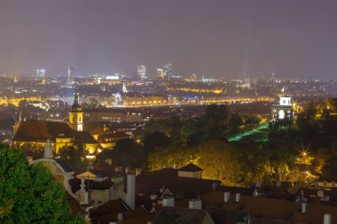 Prag Gecesi.
