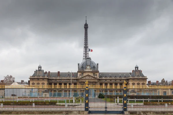 Paris. Escola militar . — Fotografia de Stock