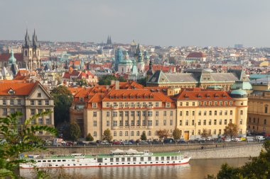 Prag ve vltava Nehri.