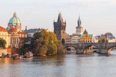Prag ve vltava Nehri.