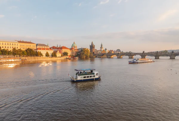 Vista de Praga y el río Moldava . —  Fotos de Stock