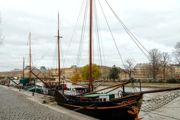 Paris. Promenade along the Seine. — Stock Photo, Image