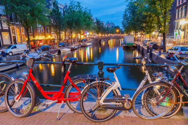 Canais de amsterdam . — Fotografia de Stock