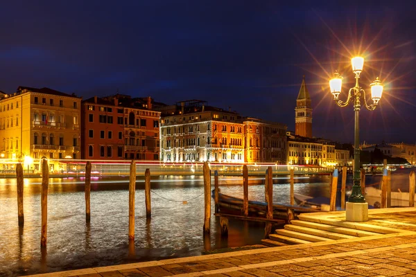 Veneza à noite . — Fotografia de Stock