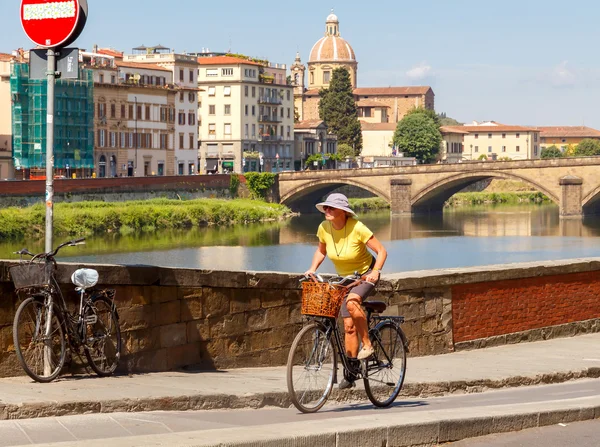 Rowerzyści w Florencja. — Zdjęcie stockowe