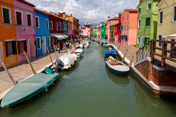 Burano. Houses on the water. — Stock Photo, Image