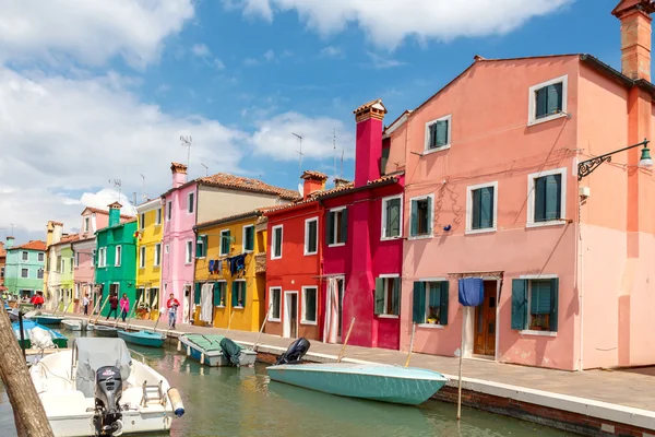 Burano. Houses on the water. — Stock Photo, Image