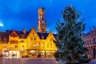 Bruges. Burg kare, Noel, Noel ağacı.