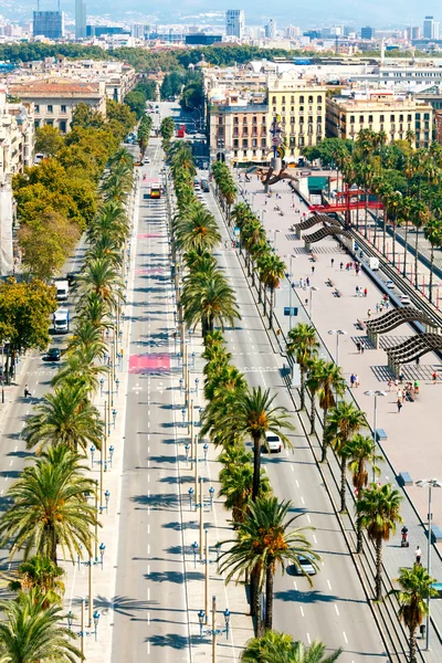 Barcelona. El yate en el puerto marítimo . — Foto de Stock