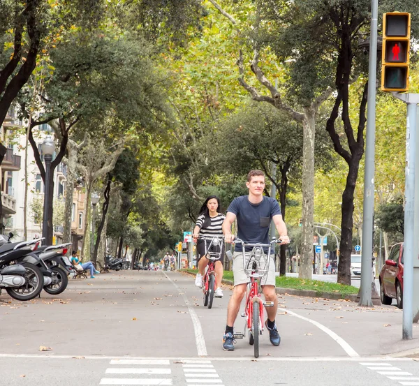 Cyclists on the streets of Barcelona. — Stock Photo, Image