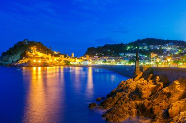 Tossa de Mar gece, Costa Brava, İspanya.