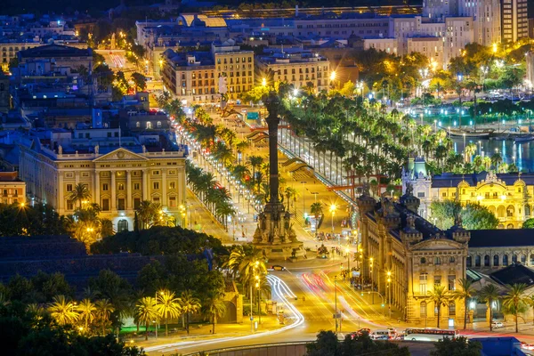 Barcelona. Vista de la ciudad por la noche . — Foto de Stock