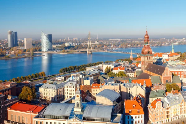 Vista di Riga e del fiume Daugava dall'alto . — Foto Stock