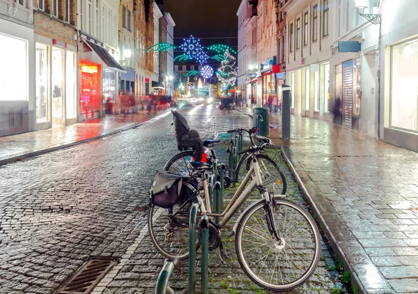 Las calles de Brujas por la noche . —  Fotos de Stock