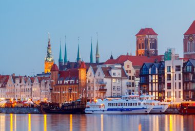 Gdansk. Geceleri Orta dolgu.