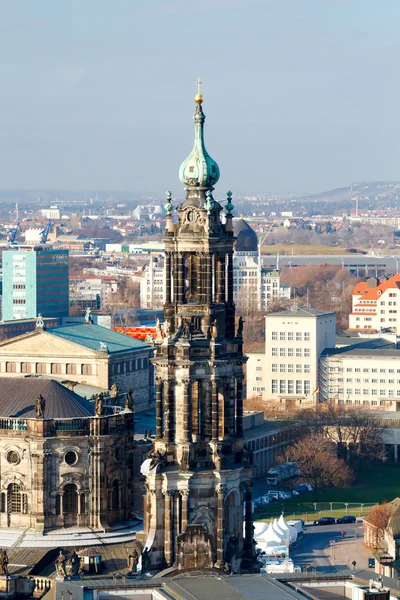 Dresden. Hofkirche campanário. — Fotografia de Stock