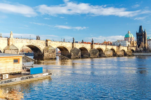 Prag. Karlsbron. — Stockfoto