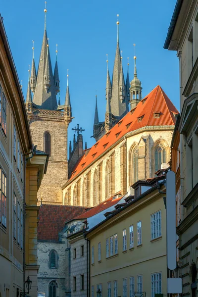 Prag. Tyn kyrkan. — Stockfoto