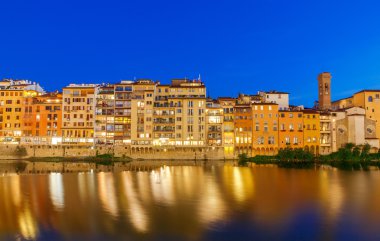 Florence. Sahildeki eski evleri.