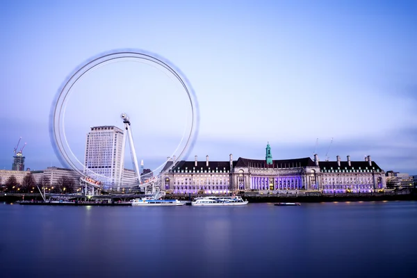 Ciudad de Londres con London Eye — Foto de Stock