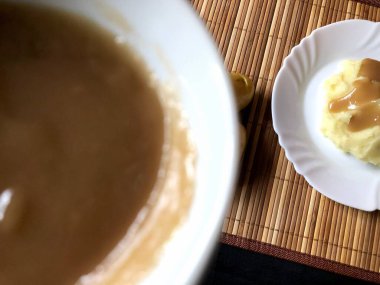 Lezzetli geleneksel Meksika yemekleri evde yapılır.