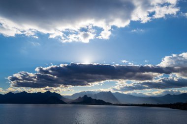 Tuerkey güneşte kapsayan bulut