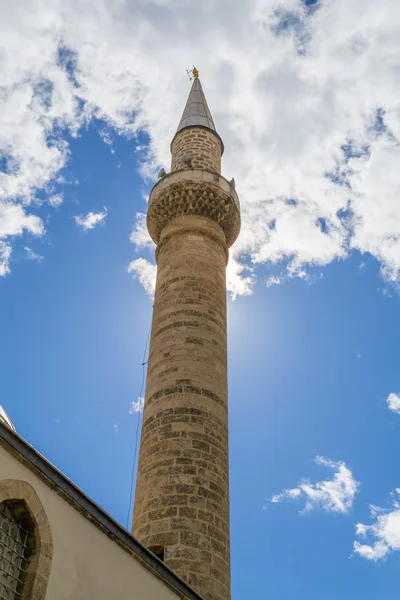 Minarete en Turquía convergiendo el sol — Foto de Stock