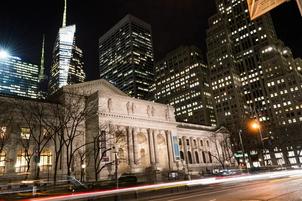 Luces frente a la NYPL — Foto de Stock