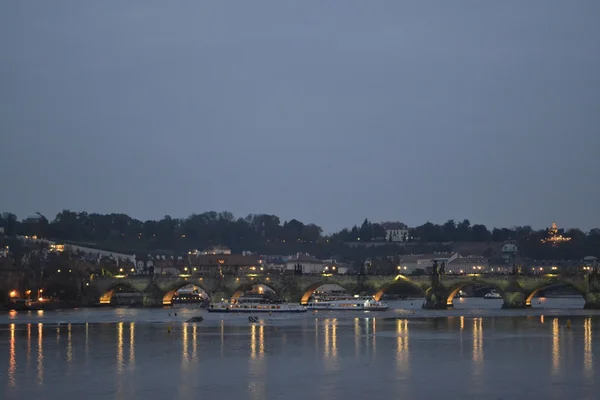 Karlsbrücke bei Nacht — Stockfoto
