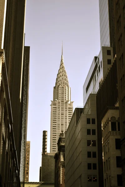 Chrysler building from 5th avenue — Stock Photo, Image