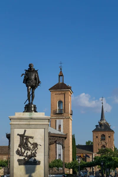 Cervantes Square i Alcala – stockfoto