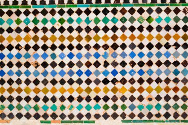 Alhambra renkli karolar
