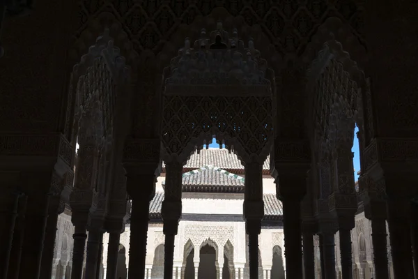 From dark to light in Alhambra — Stock Photo, Image
