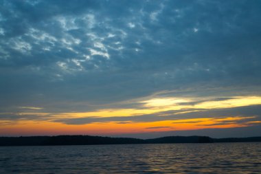 Kanada'da turuncu günbatımı