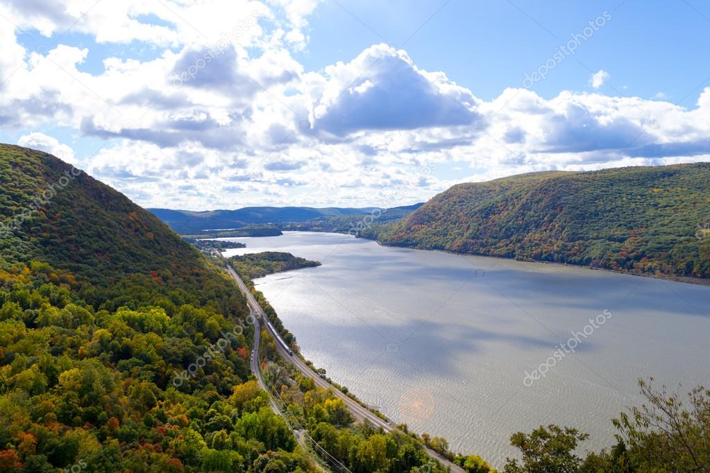 Fall by the Hudson