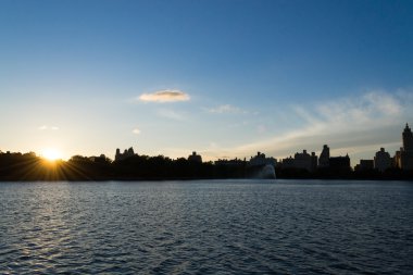 Günbatımı yukarı batı yakasındaki