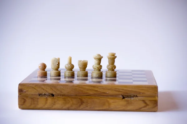 Weiße Hälfte eines Schachspiels — Stockfoto