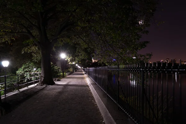 Night at the reservoir — Stock Photo, Image