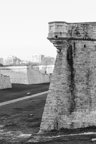 Observatoriet punkt i Pamplona i svart och vitt — Stockfoto