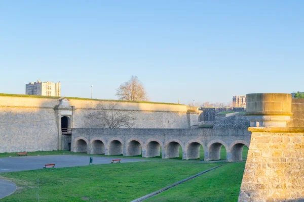 Cancello principale e ponte — Foto Stock