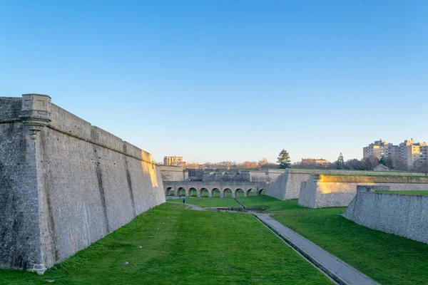 Brug naar de vestingwerken — Stockfoto