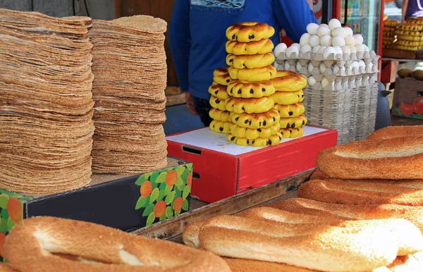 Pães em um mercado israelense — Fotografia de Stock